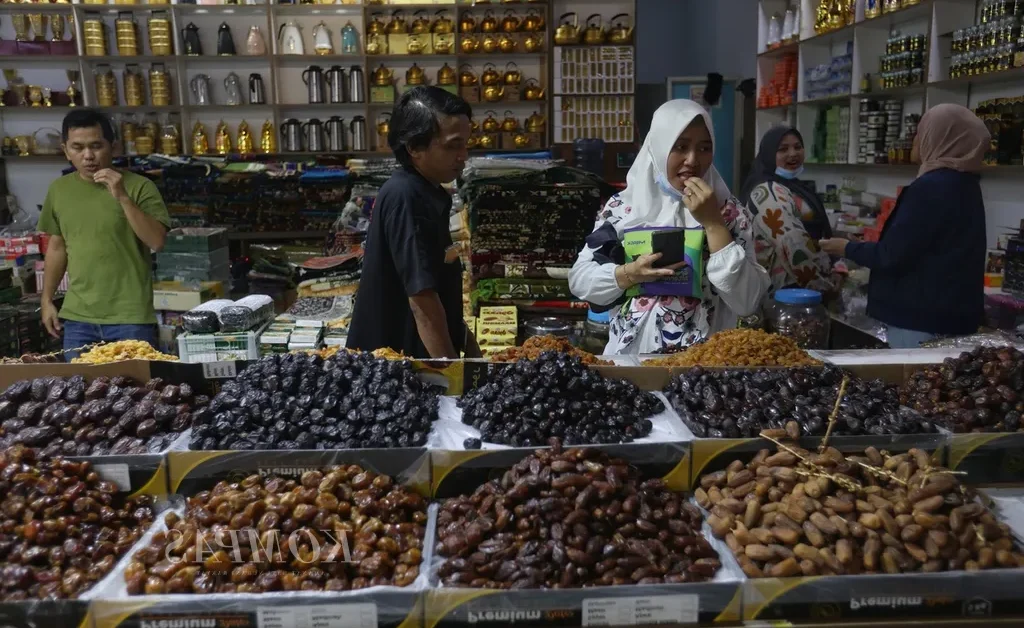 Pedagang Kurma Rugi, Penjualan Lesu di Awal Ramadhan